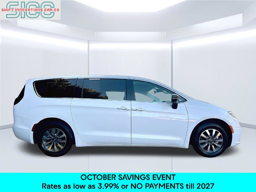 Used 2024 Chrysler Pacifica Limited FWD image 4