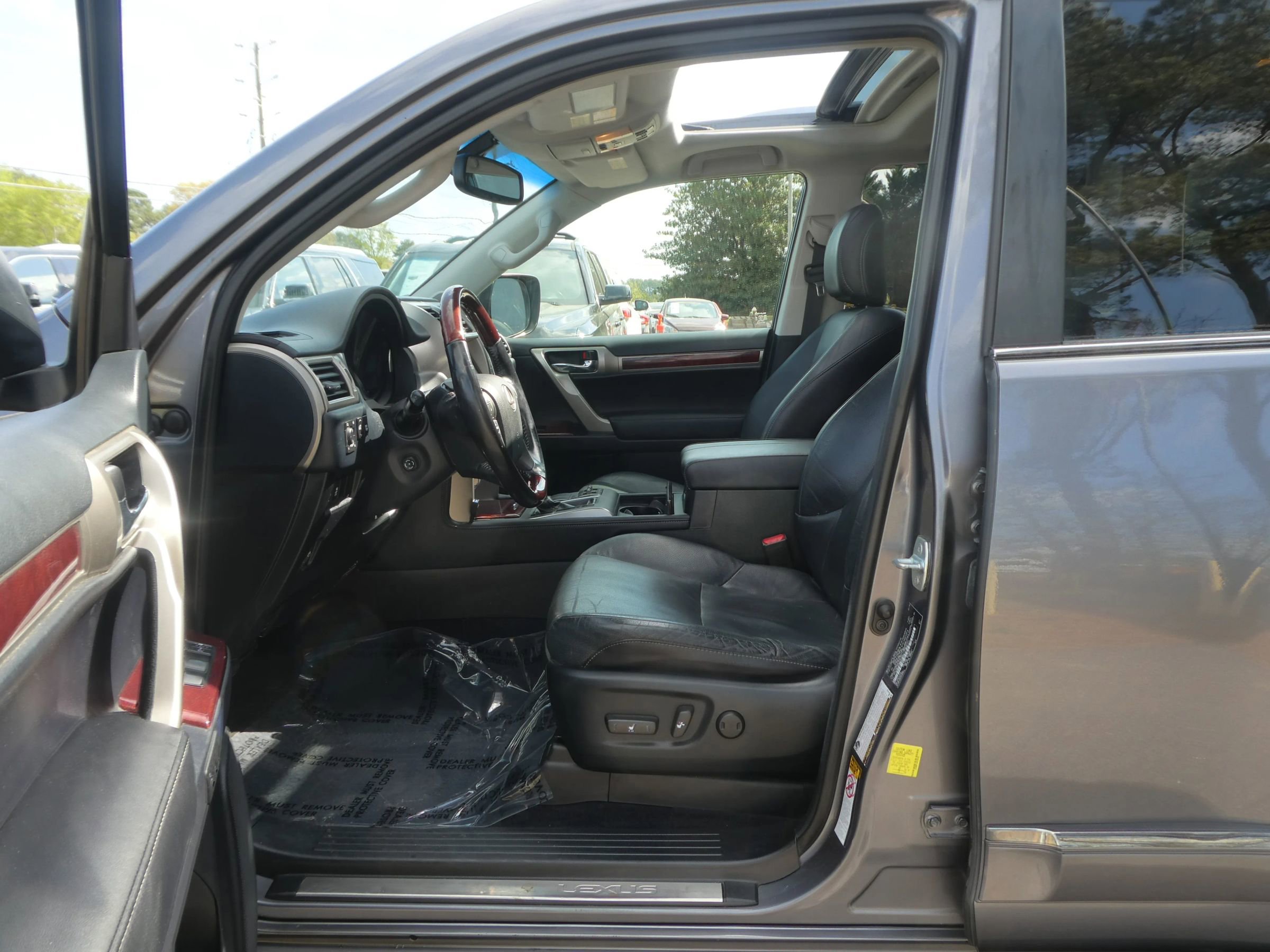 Used 2016 Lexus GX 460 w/ Premium Package image 14