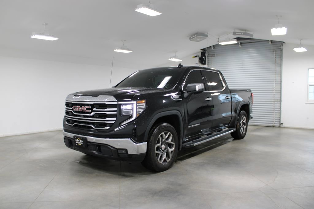 Used 2022 GMC Sierra 1500 SLT AWD/4WD image 4