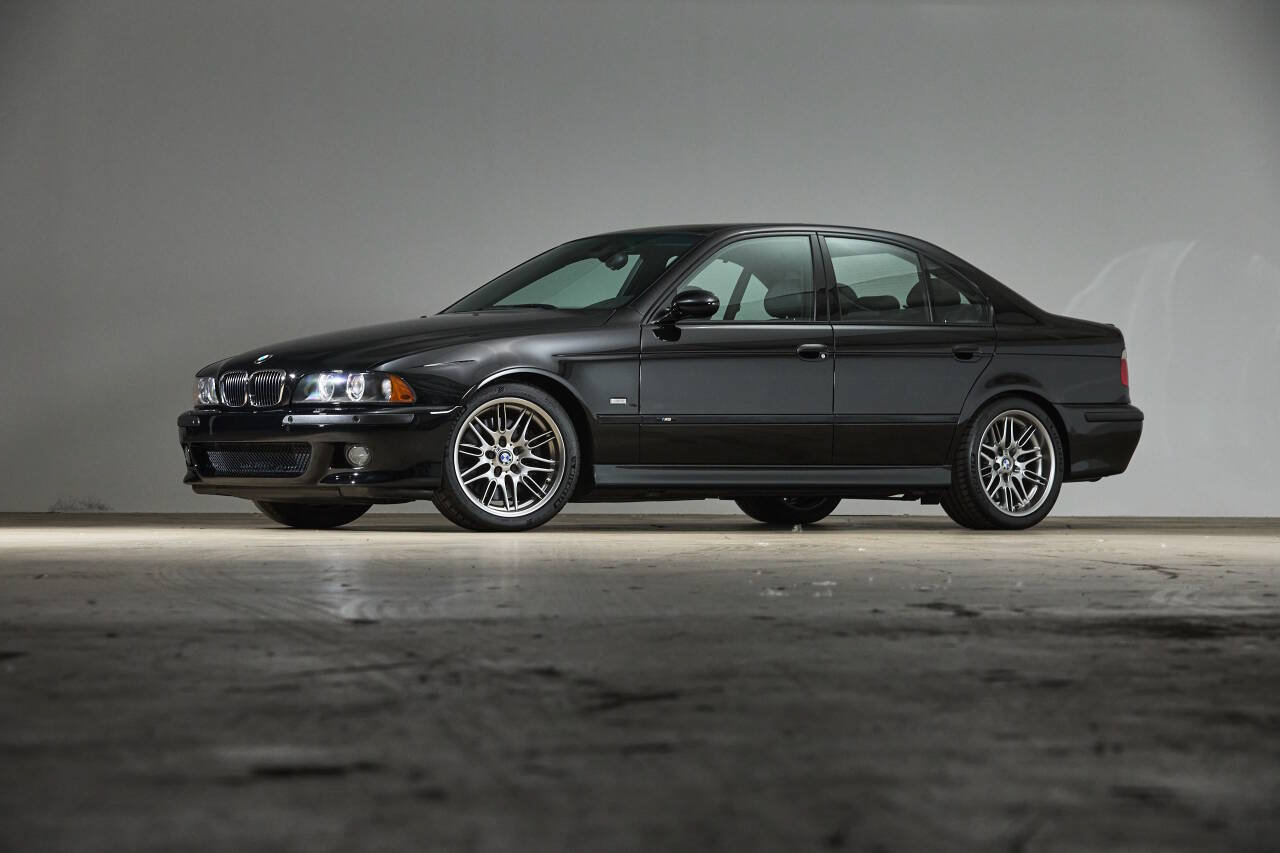 Used 2003 BMW M5 RWD image 1