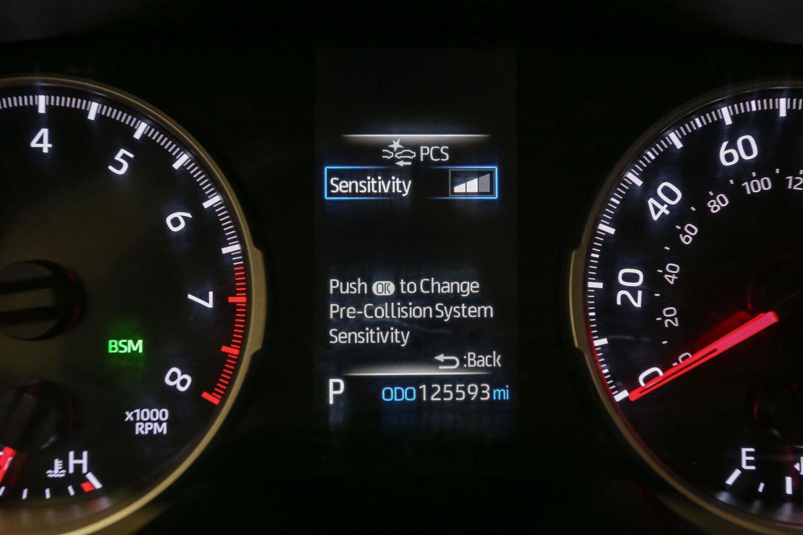 Used 2021 Toyota RAV4 XLE AWD/4WD image 34