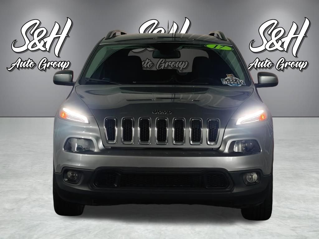 Used 2017 Jeep Cherokee Latitude w/ Cold Weather Group image 18