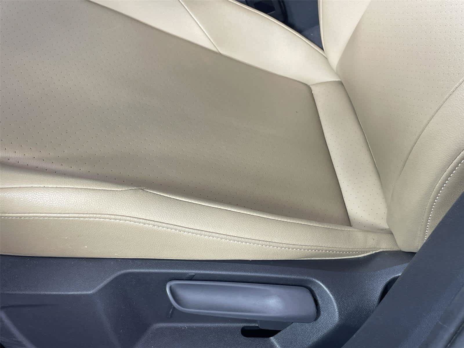 Used 2019 Volkswagen Jetta SEL w/ Cold Weather Package FWD image 12