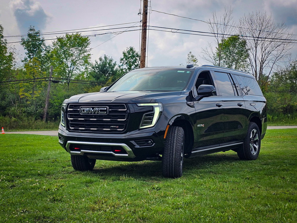 New 2026 GMC Yukon XL AT4 Ultimate w/ LPO, Floor Liner Package AWD/4WD image 7