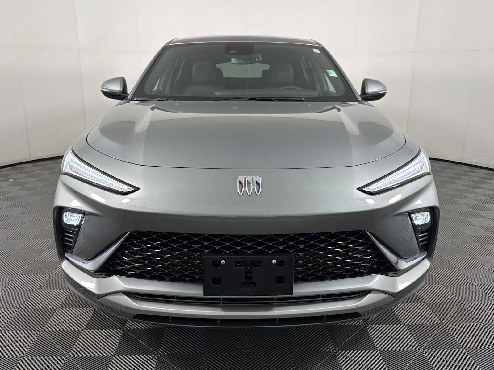 Certified 2024 Buick Envista Avenir image 2