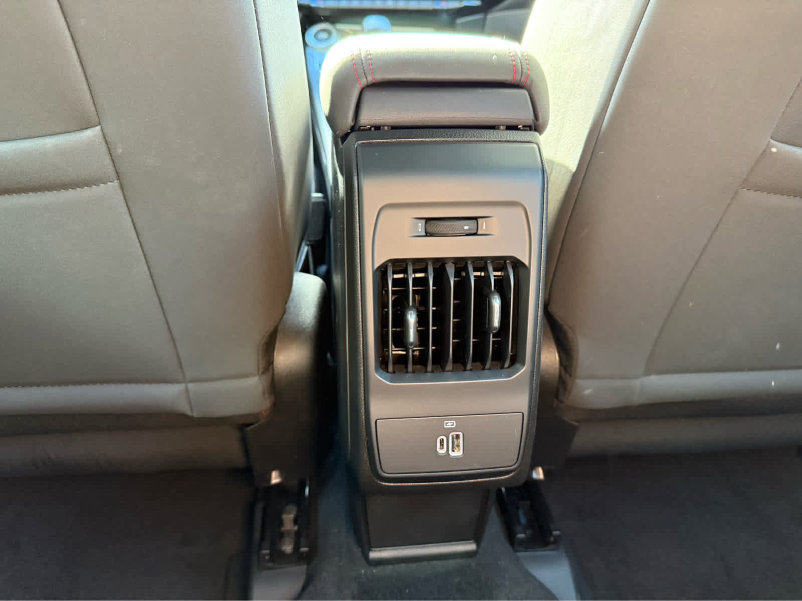 Used 2025 Dodge Hornet R/T w/ R/T Blacktop Package image 24