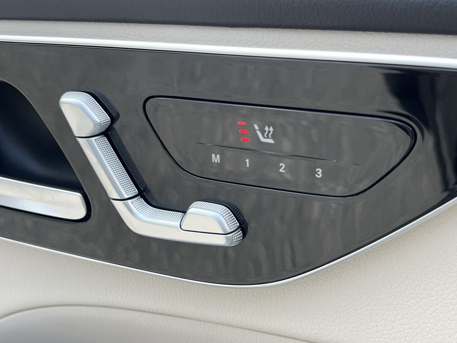 Certified 2023 Mercedes-Benz C 300 4MATIC Sedan image 40