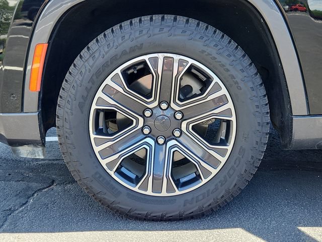 Used 2022 Jeep Wagoneer Series III AWD/4WD image 26