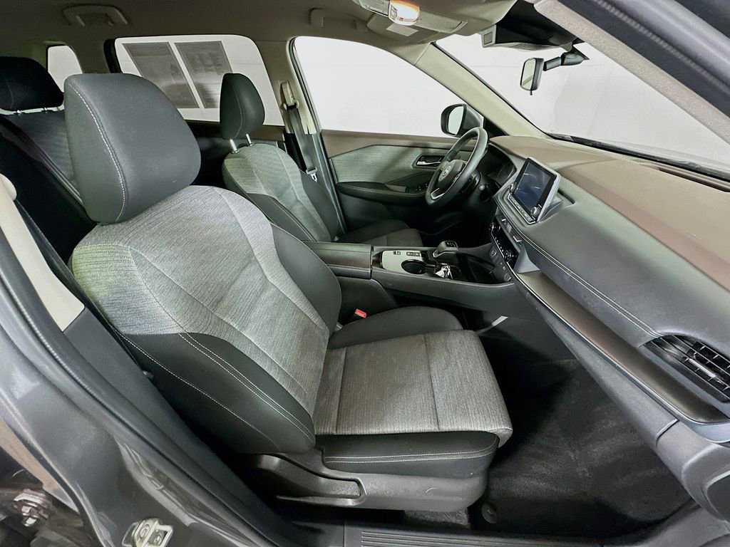 Certified 2023 Nissan Rogue SV image 33