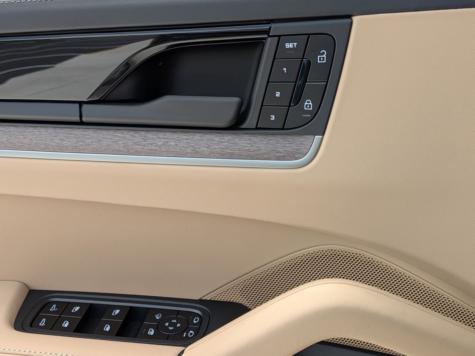 New 2026 Porsche Cayenne image 14