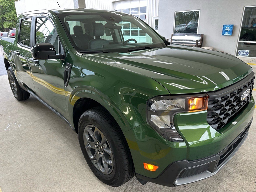 New 2025 Ford Maverick XLT w/ XLT Luxury Package image 9