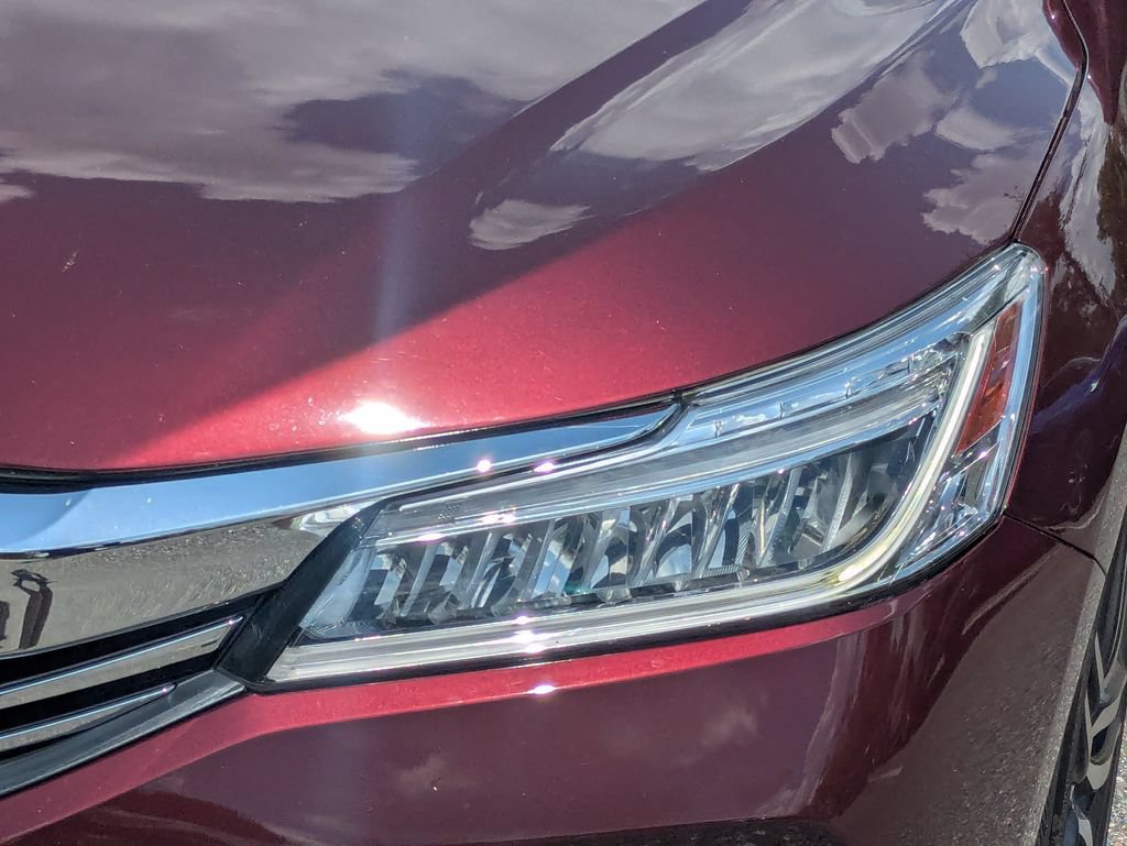 Used 2017 Honda Accord Touring image 13