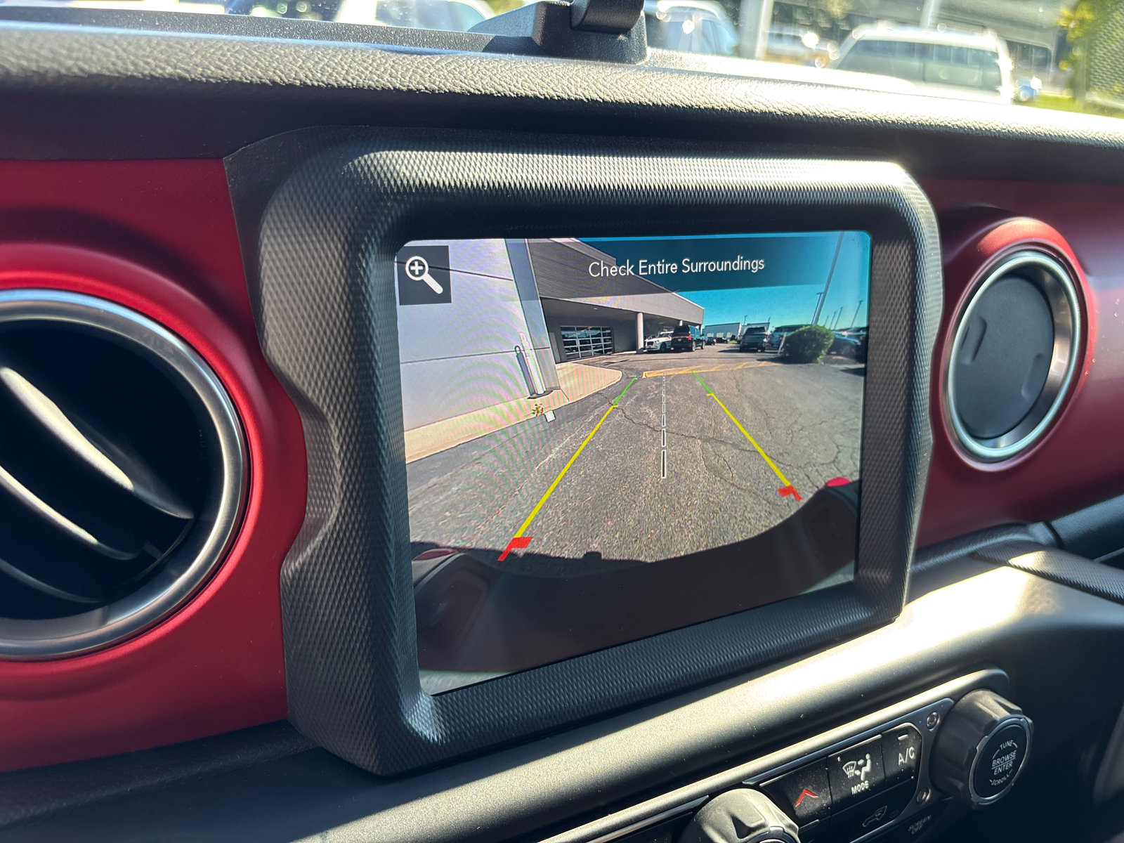Used 2023 Jeep Gladiator Rubicon w/ LED Lighting Group AWD/4WD image 19
