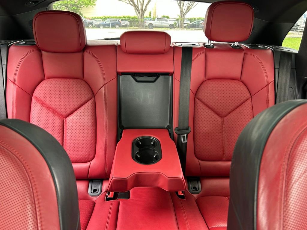 Used 2020 Porsche Macan S AWD/4WD image 13