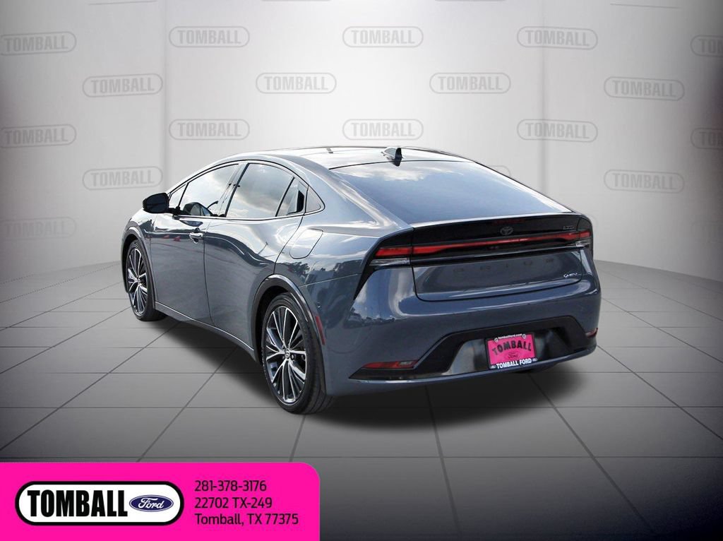 Used 2023 Toyota Prius FWD image 5
