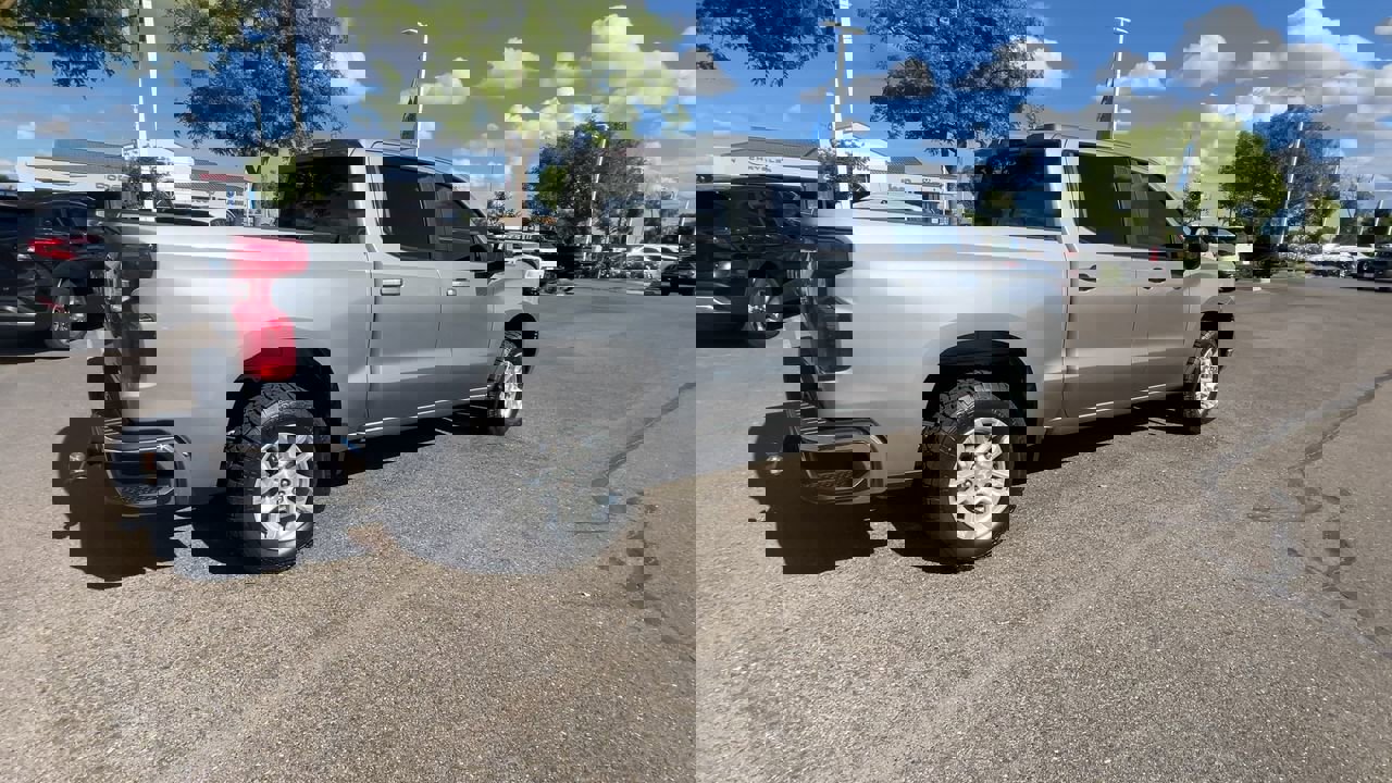 Used 2023 Chevrolet Silverado 1500 LT w/ Z71 Off-Road Package AWD/4WD image 7