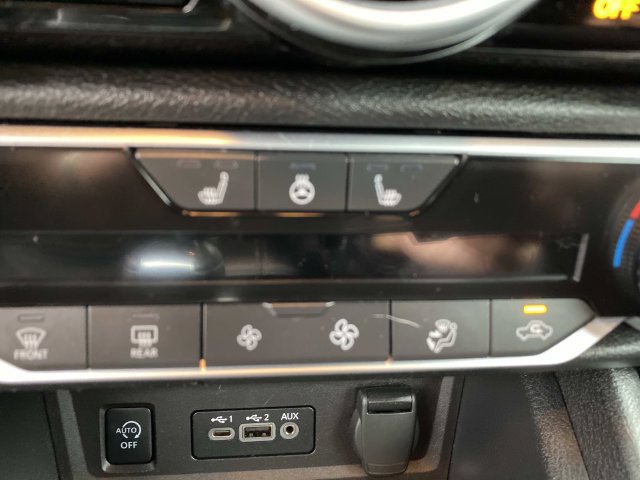 Used 2024 Nissan Sentra SV w/ All-Weather Package FWD image 32