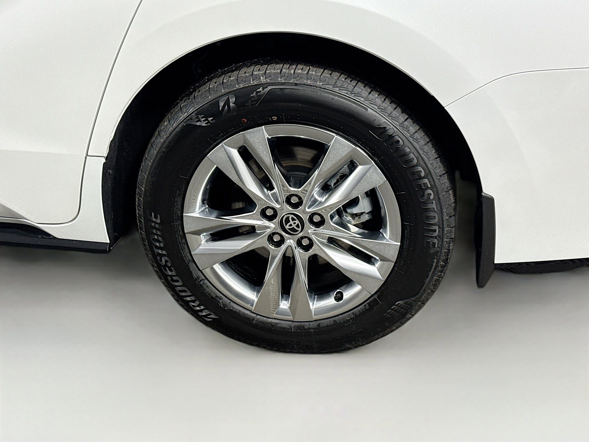 Certified 2026 Toyota Sienna Limited image 9