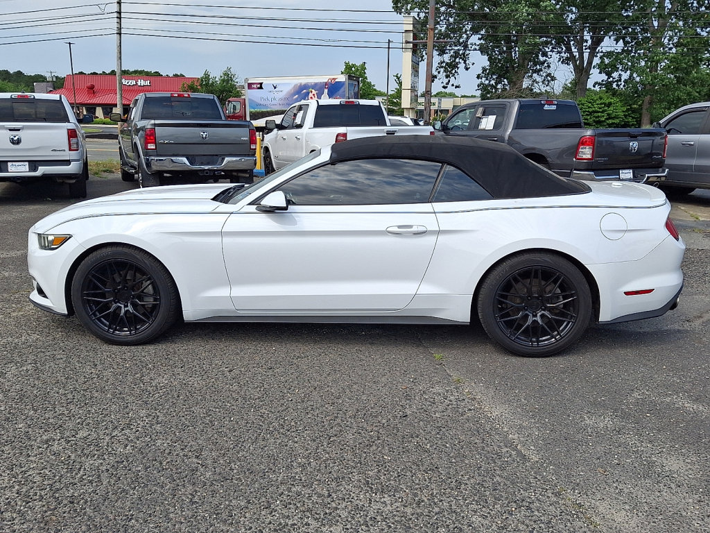 Used 2015 Ford Mustang Premium RWD image 28