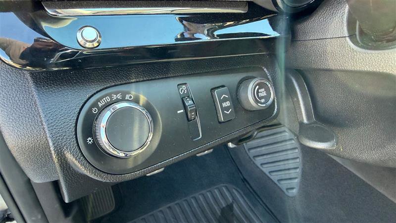 Used 2016 Chevrolet SS image 23