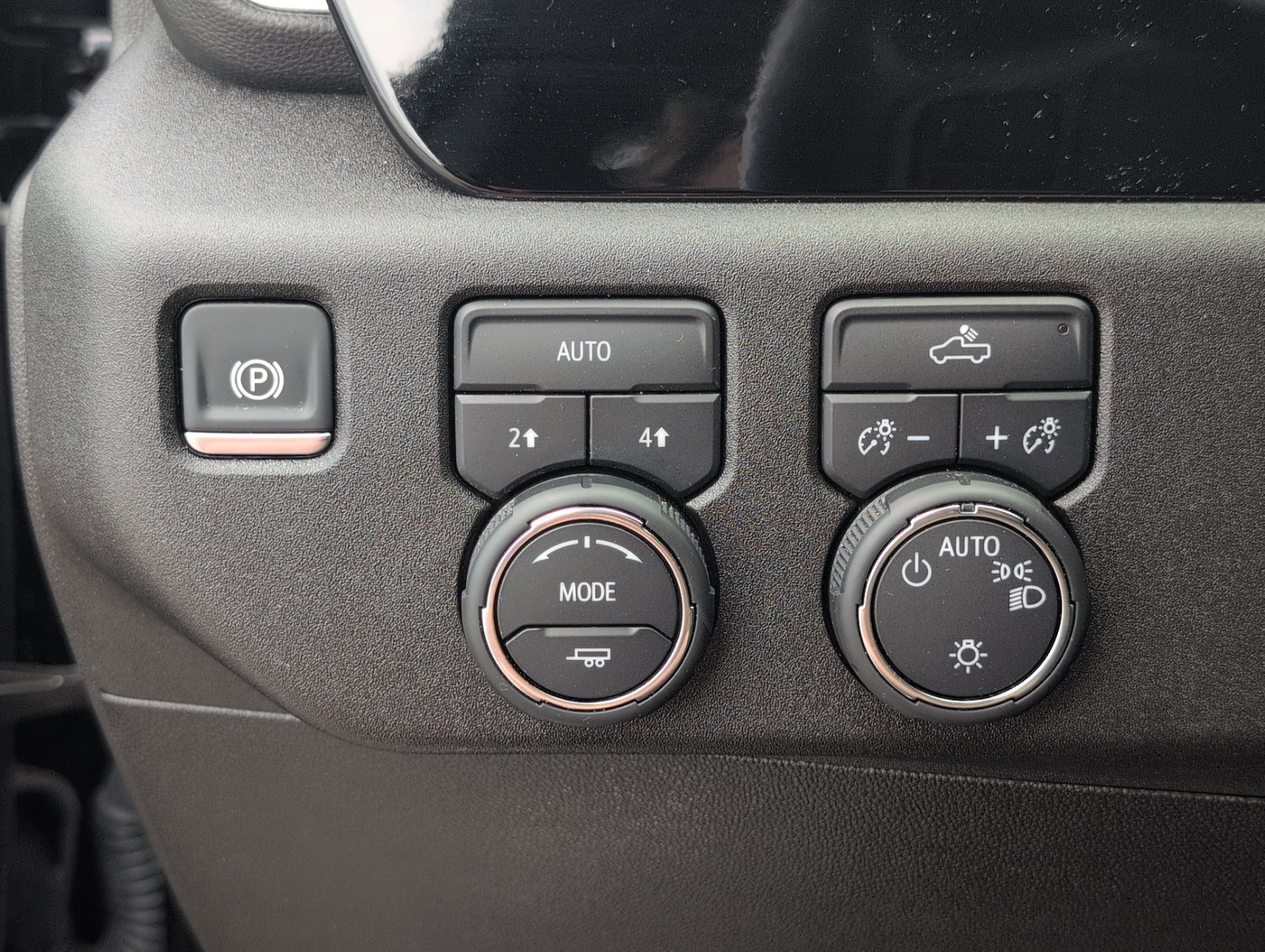 Used 2024 Chevrolet Silverado 1500 LT AWD/4WD image 26