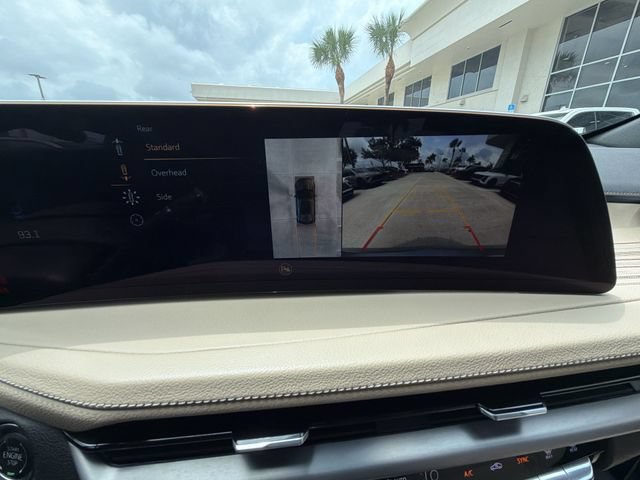 Used 2025 Cadillac XT4 Premium Luxury FWD image 25
