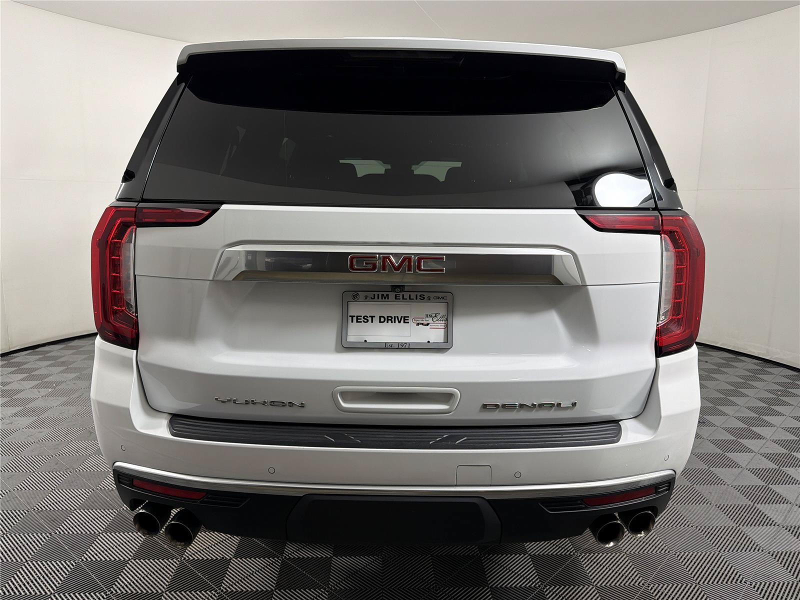 Certified 2024 GMC Yukon XL Denali RWD image 5