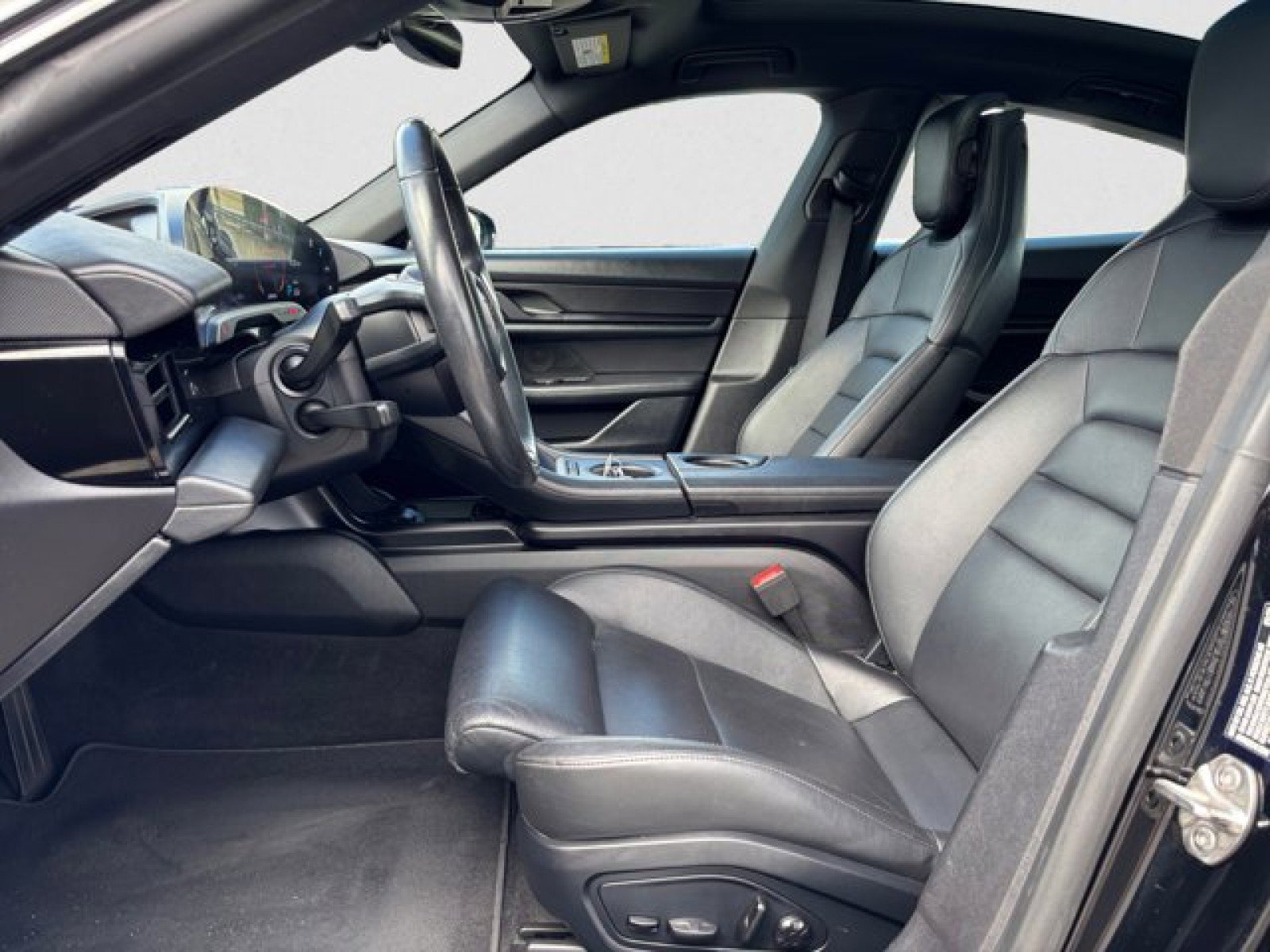 Used 2020 Porsche Taycan 4S w/ Premium Package image 10