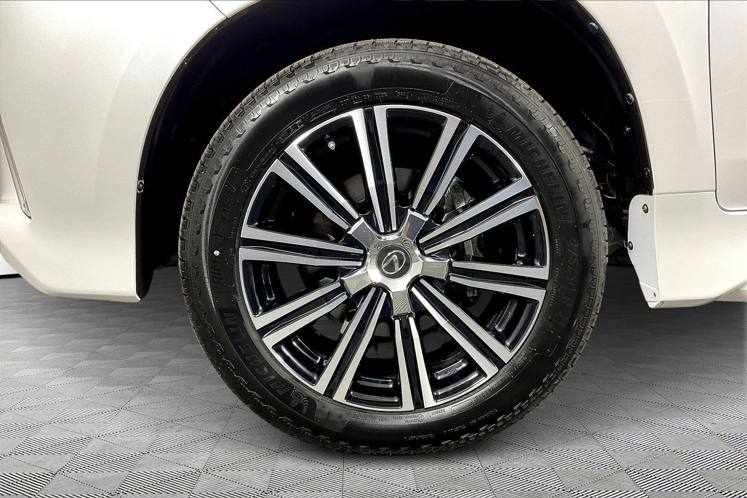 Used 2021 Lexus LX 570 4WD w/ Luxury Package image 35