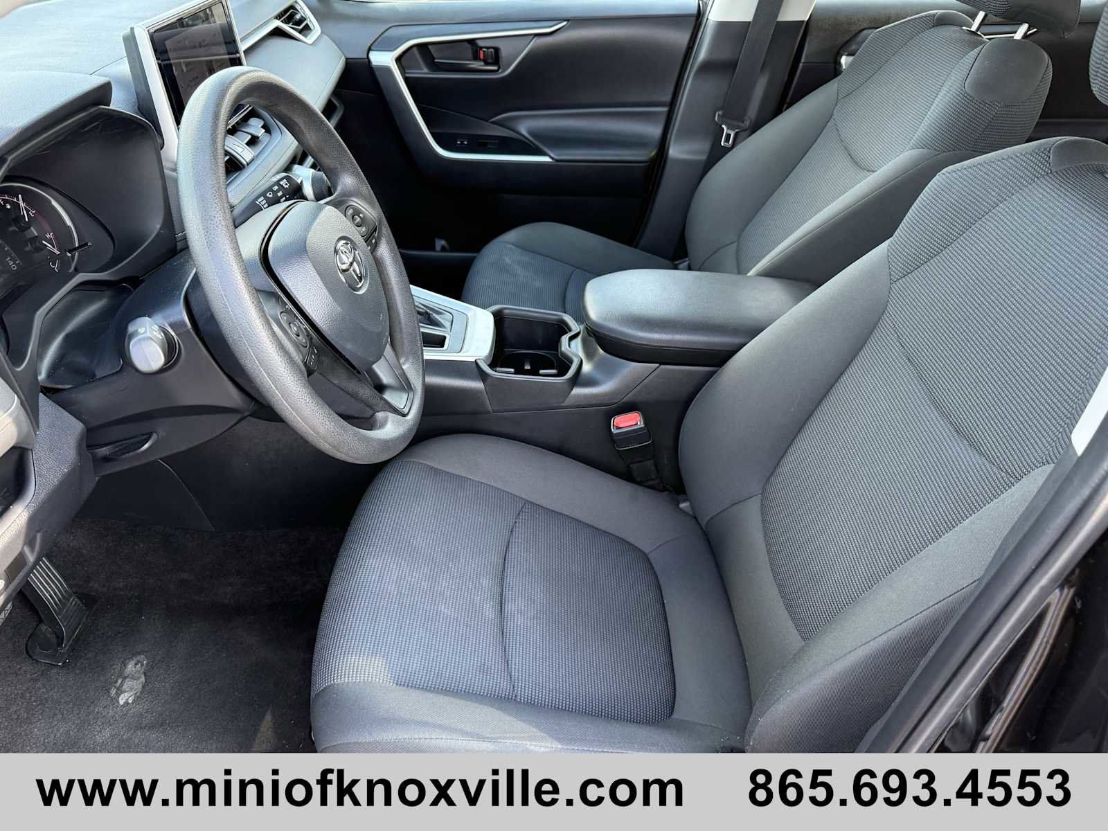 Used 2024 Toyota RAV4 LE image 10