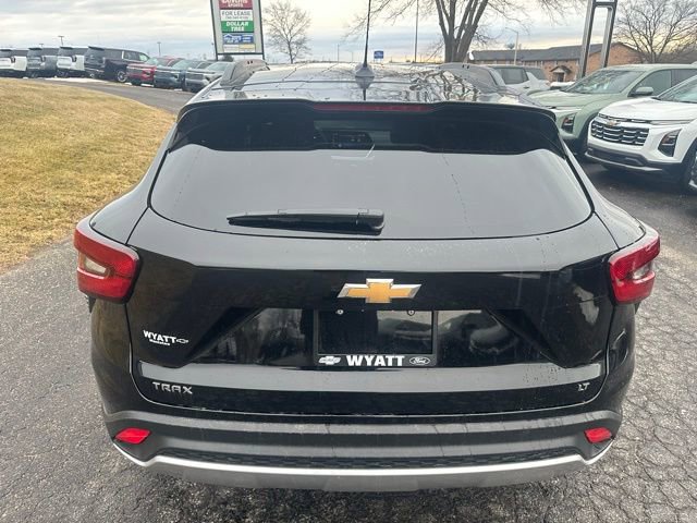 Certified 2025 Chevrolet Trax LT w/ LT Convenience Package image 9