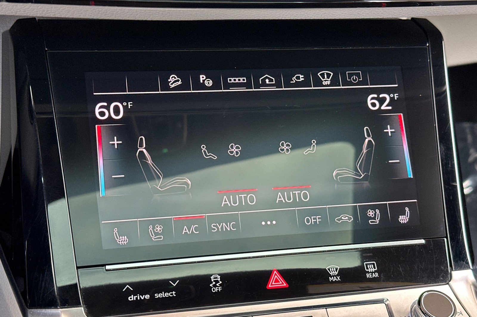 Used 2024 Audi Q8 e-tron Prestige w/ Prestige Package image 21