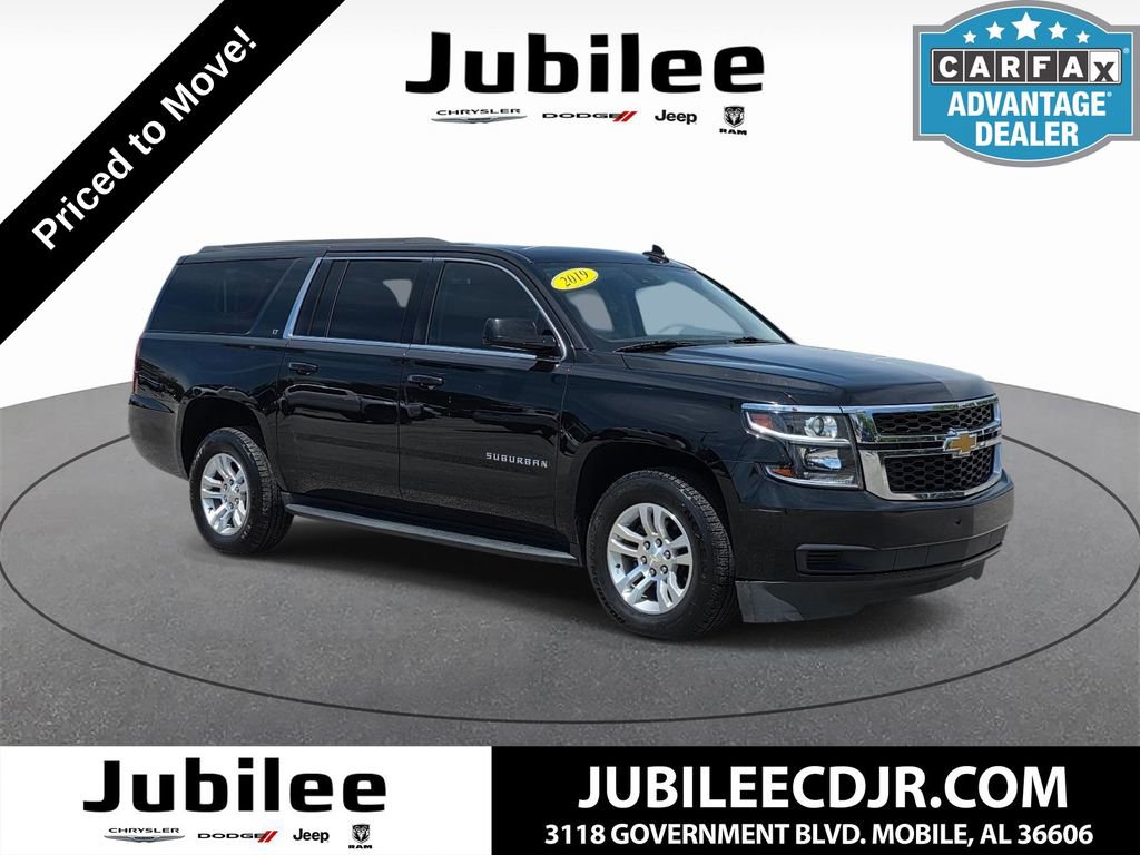 Used 2019 Chevrolet Suburban LT RWD image 1