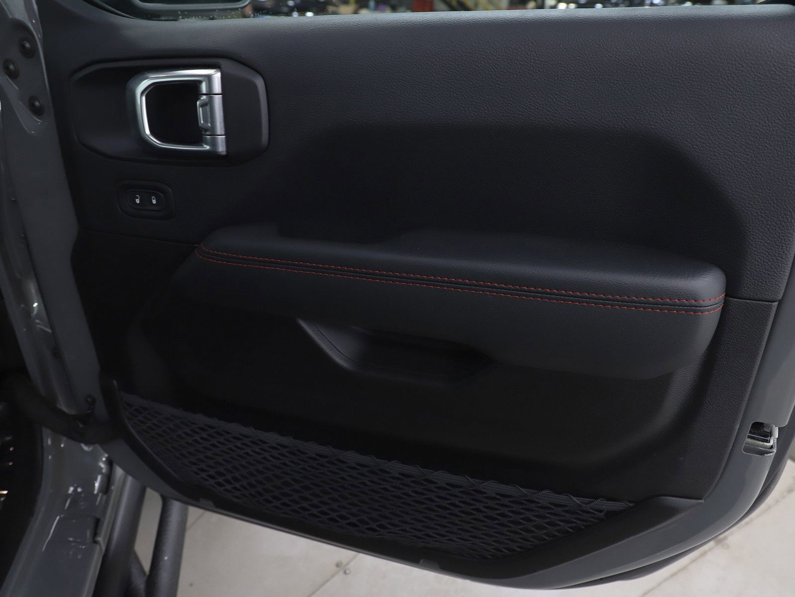 Used 2023 Jeep Wrangler Unlimited Rubicon w/ Dual Top Group image 9