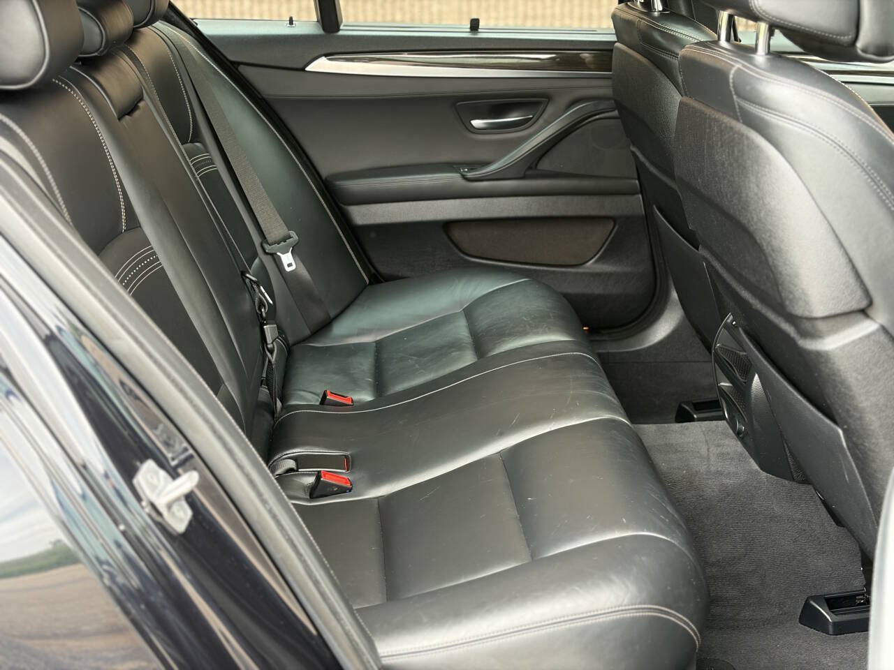 Used 2016 BMW 550i xDrive Sedan AWD/4WD image 16