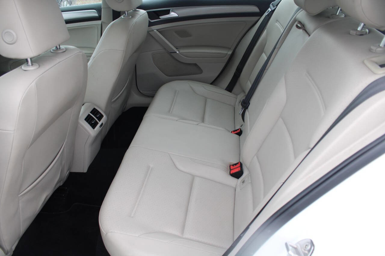 Used 2017 Volkswagen Golf Wolfsburg Edition image 10