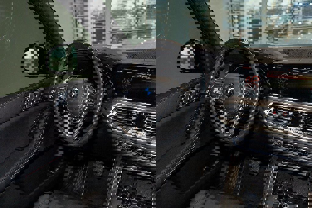 Used 2022 BMW X5 xDrive40i w/ Premium Package image 40