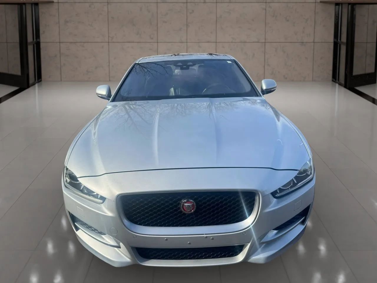 Used 2017 Jaguar XE R-Sport image 9