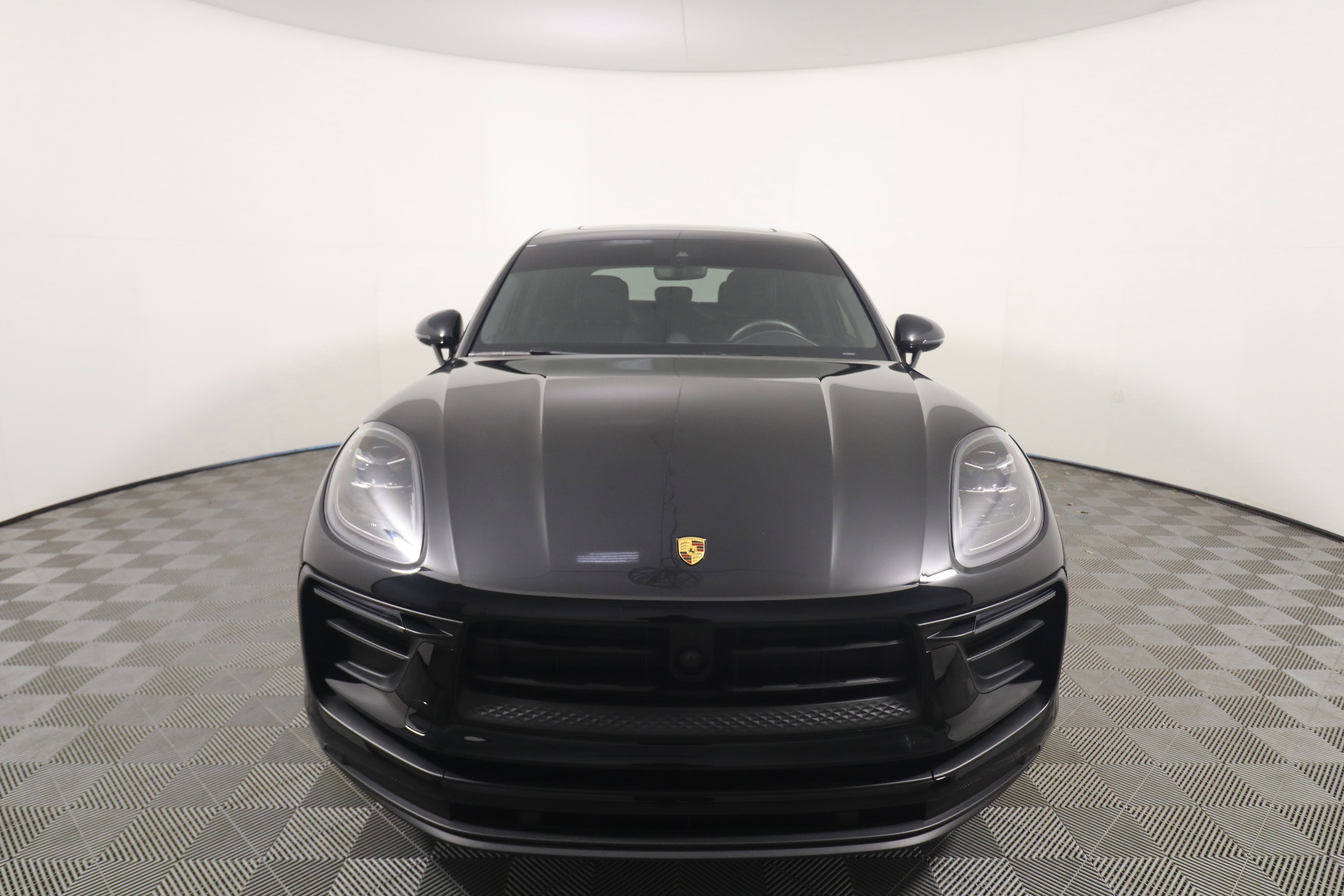 Used 2026 Porsche Macan image 10