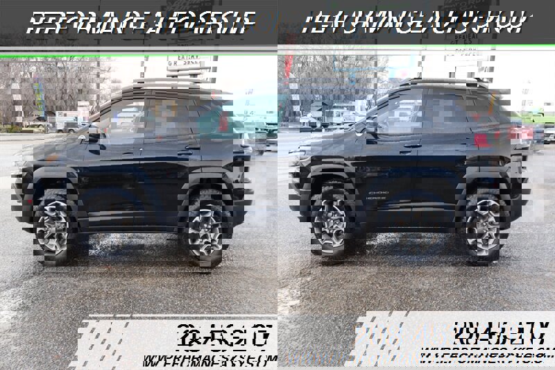 Used 2020 Jeep Cherokee Trailhawk w/ Cold Weather Group image 3