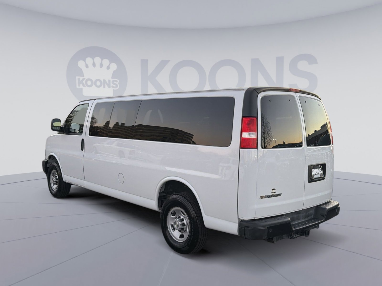 Used 2024 Chevrolet Express 3500 LS image 4