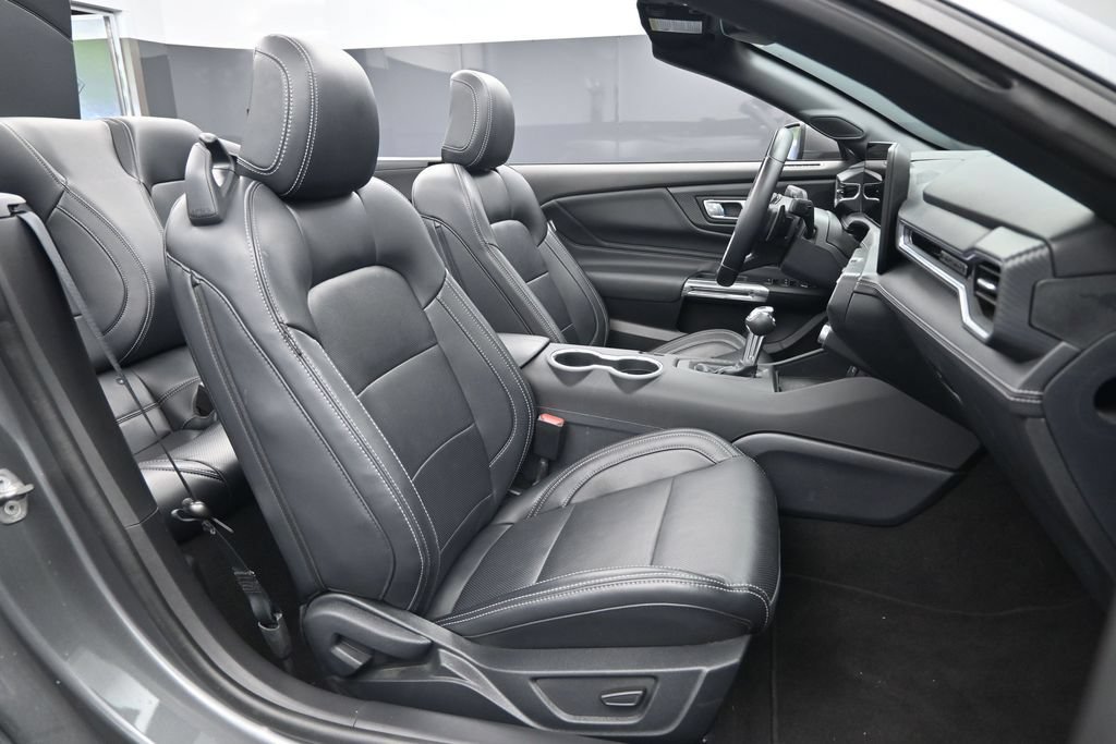 Used 2025 Ford Mustang GT Premium RWD image 28