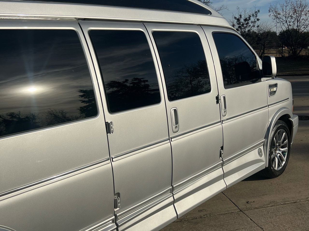 Used 2022 Chevrolet Express 2500 Extended w/ Enhanced Convenience Package image 13