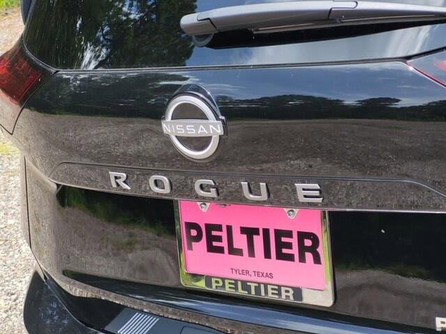 New 2025 Nissan Rogue SV image 6