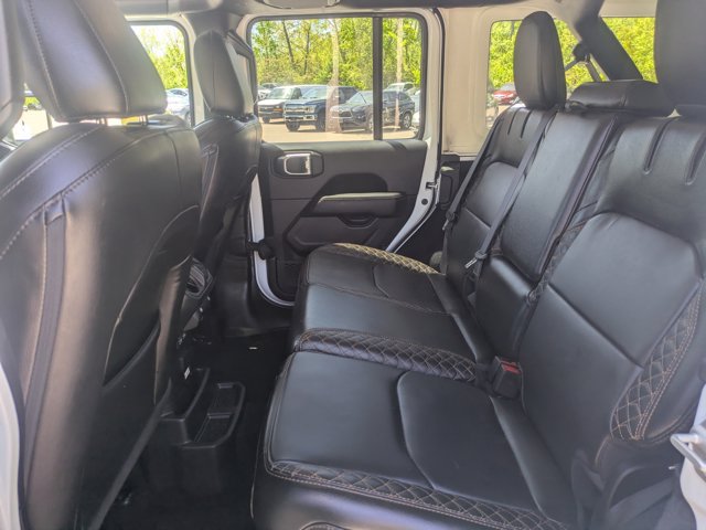 Used 2023 Jeep Wrangler Unlimited Sahara AWD/4WD image 18