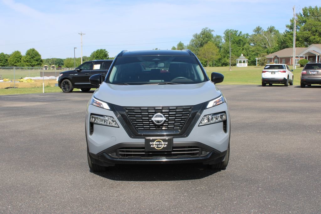Used 2023 Nissan Rogue SV w/ SV Premium B Package AWD/4WD image 3