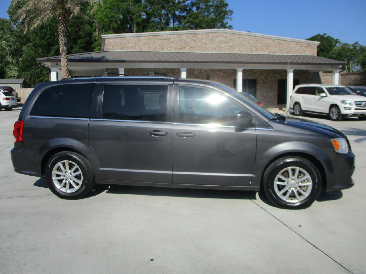 Used 2020 Dodge Grand Caravan SXT image 12