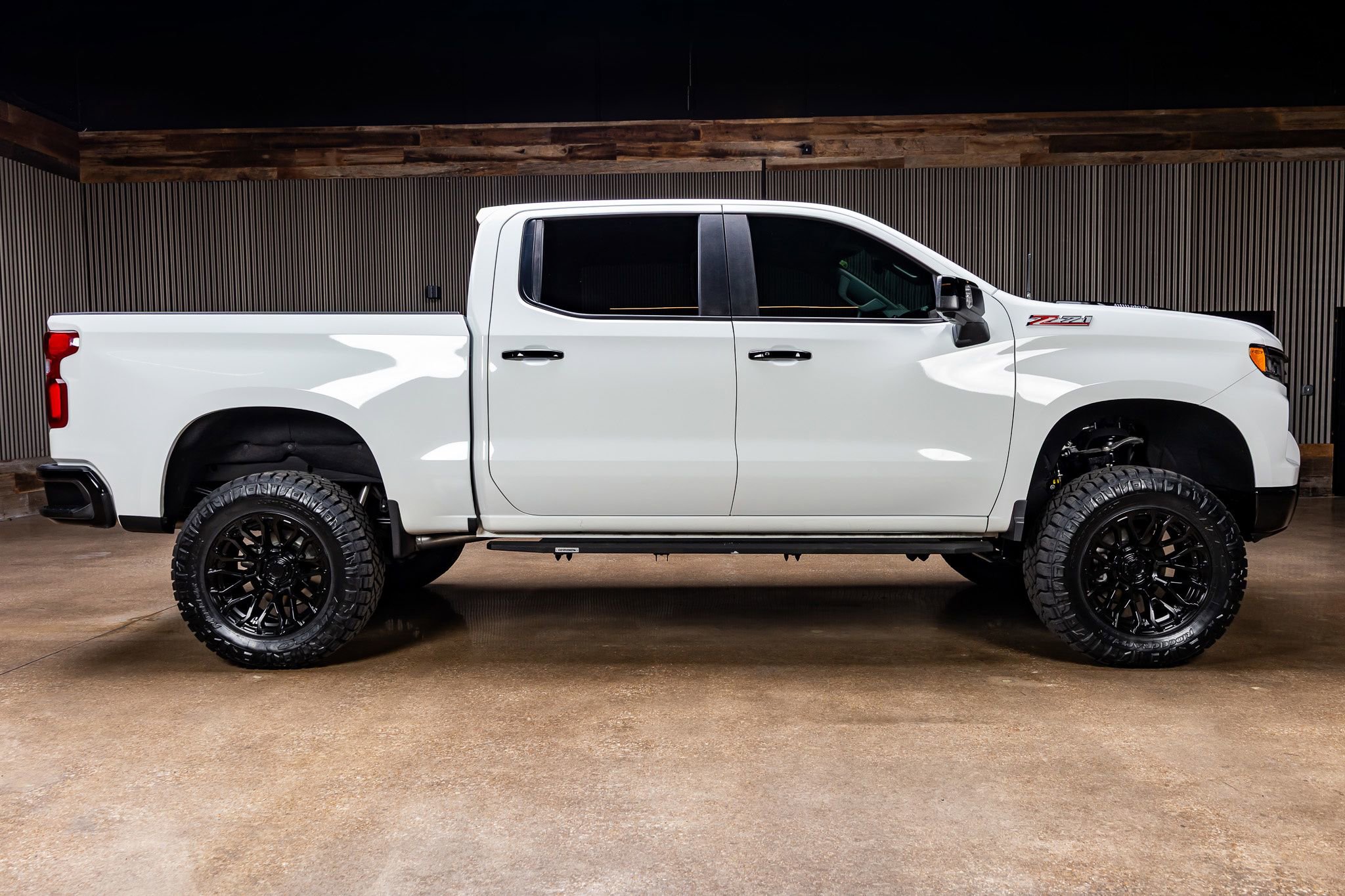 Used 2023 Chevrolet Silverado 1500 LT Trail Boss w/ LT Trail Boss Premium Package image 11