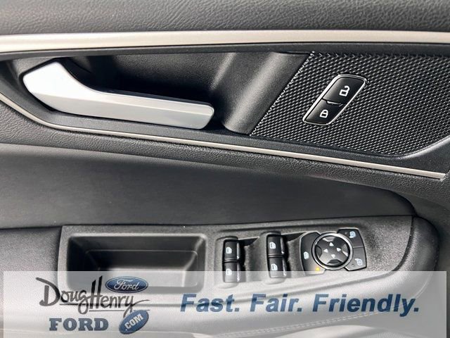 Used 2023 Ford Edge SEL image 23