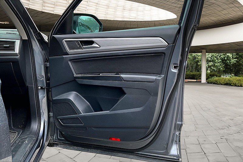 Used 2019 Volkswagen Atlas S FWD image 16